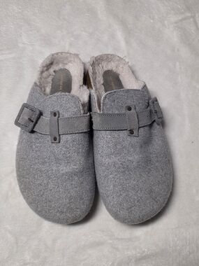 American Eagle Gray Felt Slip-On Clogs with Buckle Detail